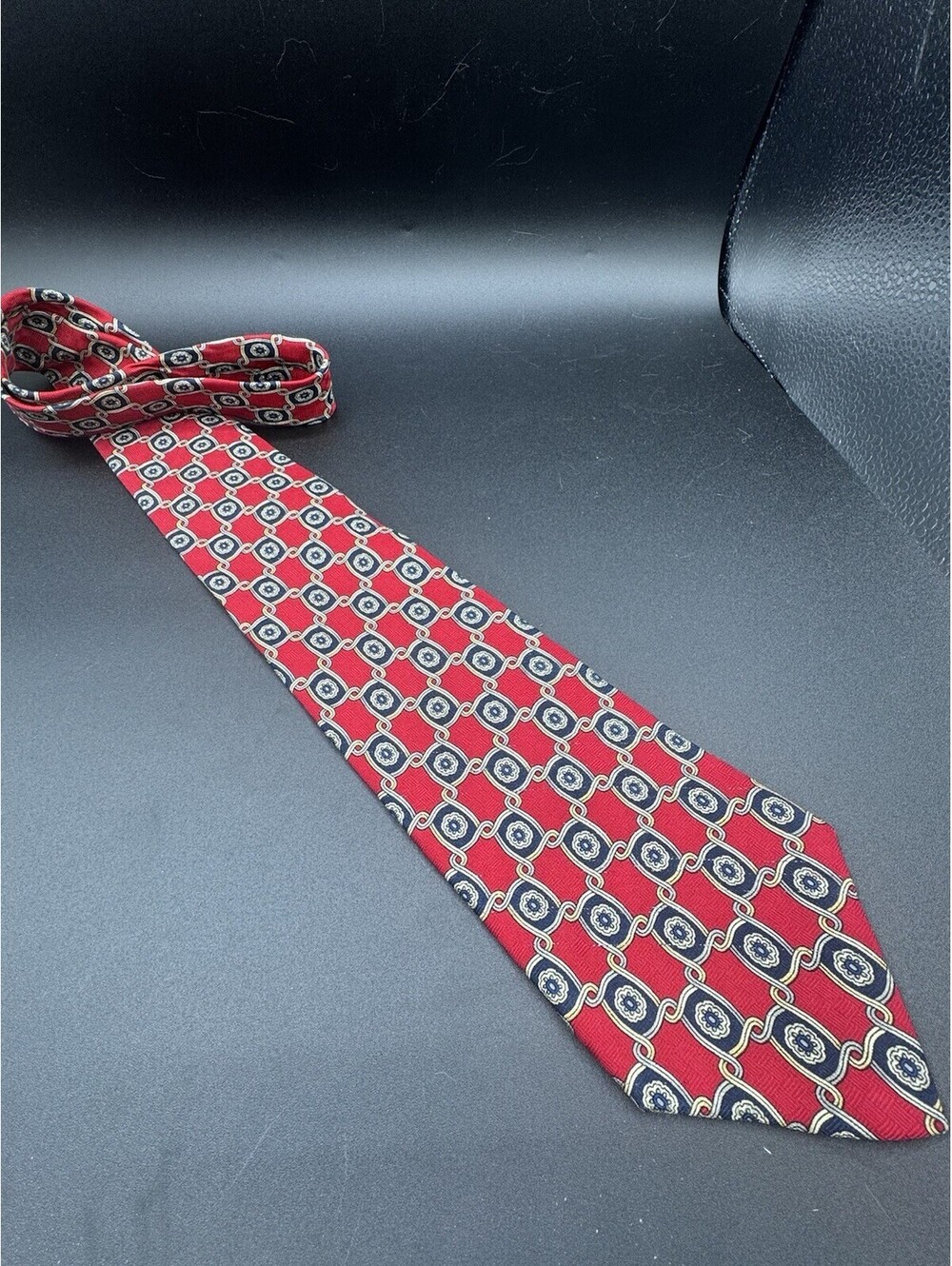 Vintage Geoffrey Beene Classic 100% Silk Tie Red Blue Geometric Medallion USA